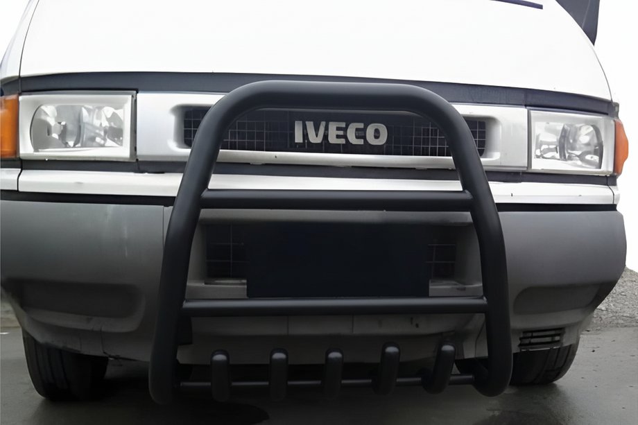 Iveco Daily 1999-2006 гг. Кенгурятник QT007 Black Image