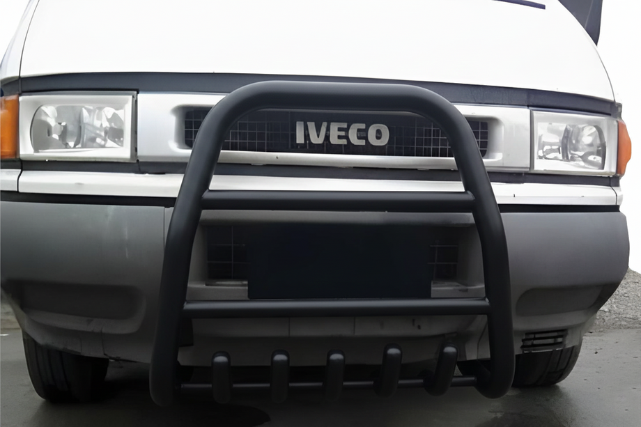 Iveco Daily 1999-2006 гг. Кенгурятник QT007 Black Image