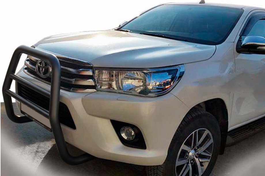 Toyota Hilux 2015- гг. Передняя защита QT007 Black (нерж) Фото 1