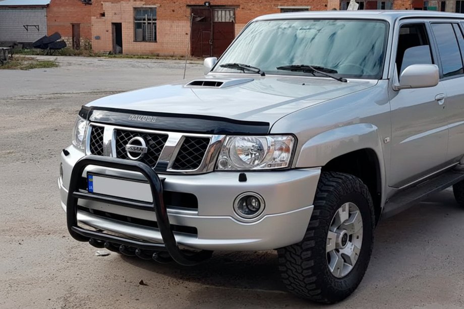 Nissan Patrol Y61 1997-2011 гг. Кенгурятник QT007 Black (нерж) Фото 2