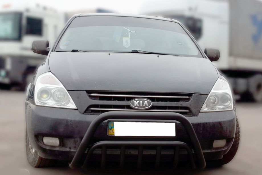 Kia Carnival 2002-2013 гг. Передняя дуга WT002 Black (2006-2013, нерж.) Image