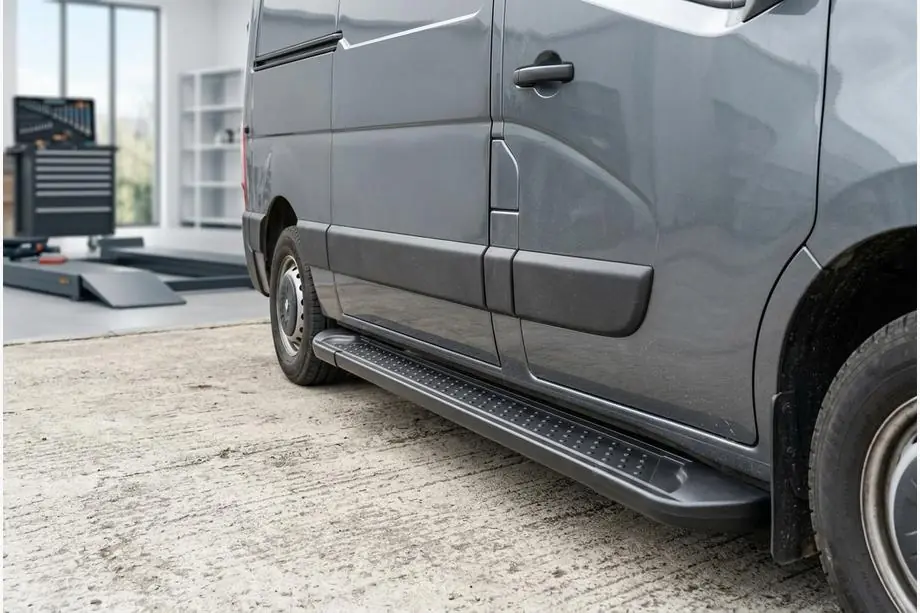Opel Movano 2010-2021 гг. Боковые Подножки Allmond Black (2 шт., Алюминий) Image