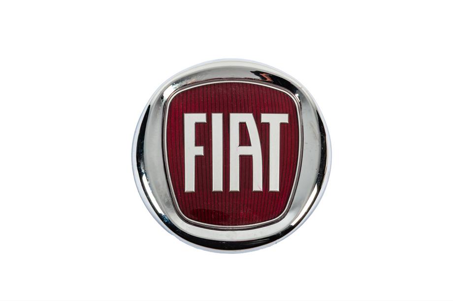 Fiat Эмблема (Красная, с Креплением) Image