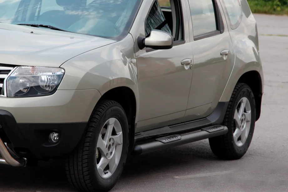 Dacia Duster 2008-2018 гг. Боковые трубы с вставками Black (2 шт., нерж. сталь) Фото 2