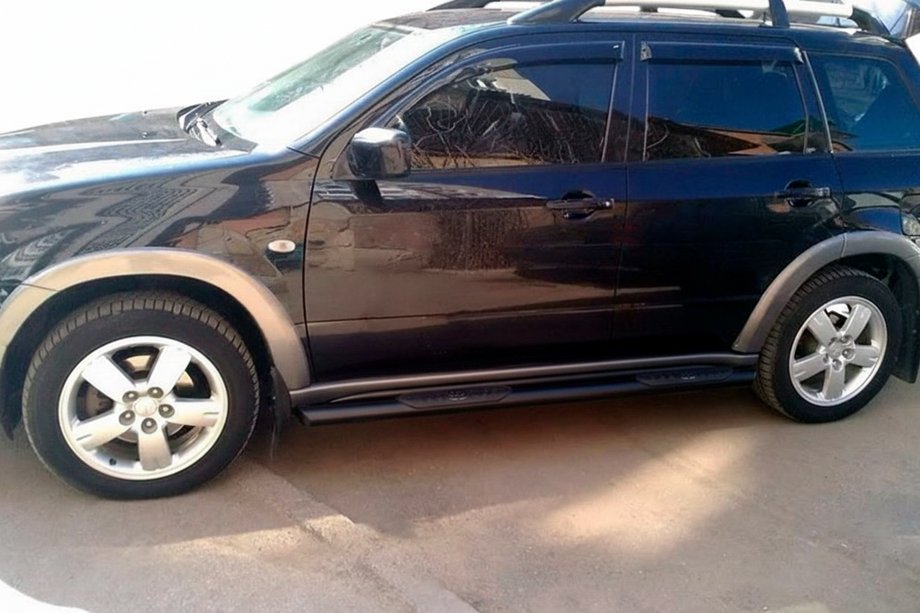 Mitsubishi Outlander 2001-2006 гг. Боковые трубы Black (2 шт., нержавейка) Фото 5
