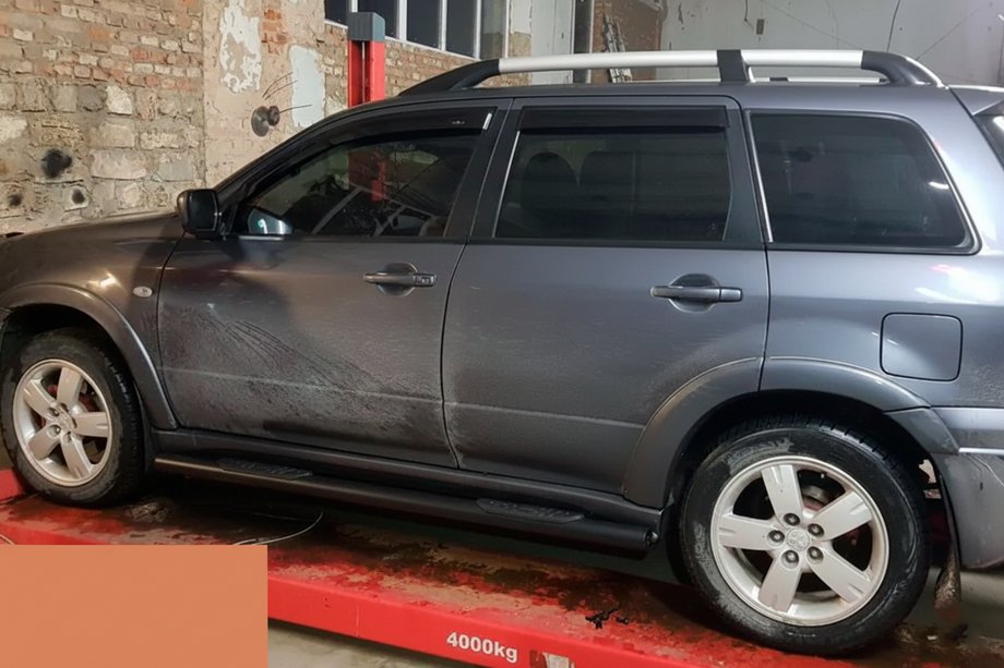 Mitsubishi Outlander 2001-2006 гг. Боковые трубы Black (2 шт., нержавейка) Фото 2