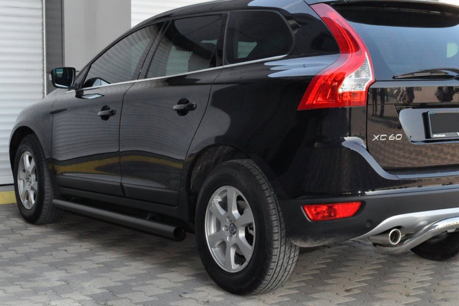 Volvo XC60 2009-2017 гг. Боковые трубы BB004 Черные (2 шт, Нержавейка) Фото 2