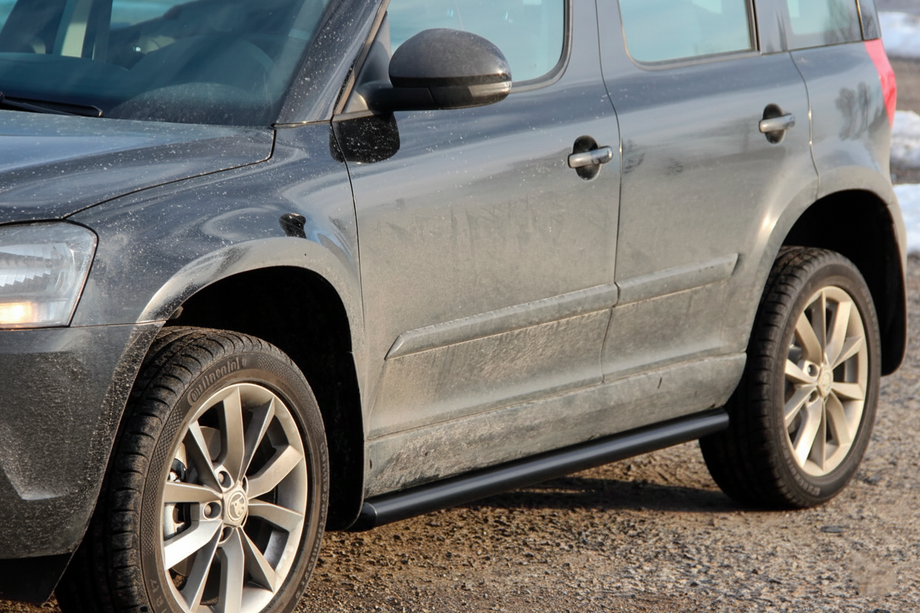 Skoda Yeti 2009-2017 гг. Боковые трубы Black (2 шт., нержавейка) Image