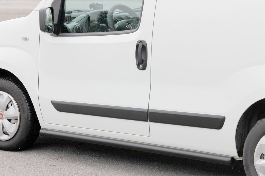 Peugeot Bipper 2008-2017 гг. Боковые трубы Ø60 Черные (2 шт., Нержавейка) Фото 2