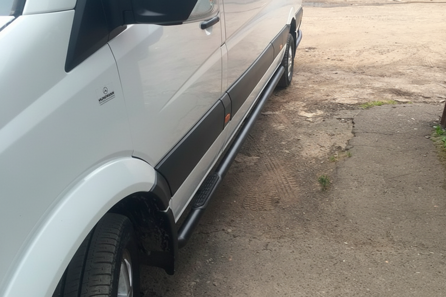 Mercedes Sprinter W907/W910 2018- гг. Боковые трубы Black (2 шт., нержавейка) Image