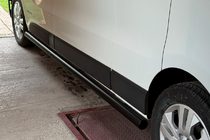 Nissan Primastar 2002-2014 гг. Боковые трубы BB002 Черные (2 шт., Нержавейка) фото 2