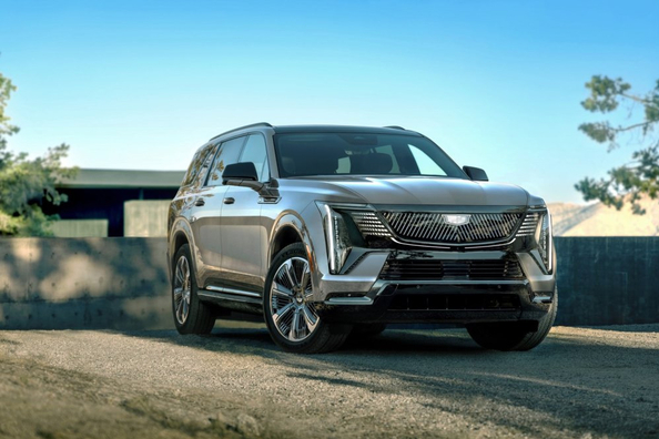 Обзор Cadillac Escalade IQL 2026: удлинённый электрический флагман мощностью 750 л.с.