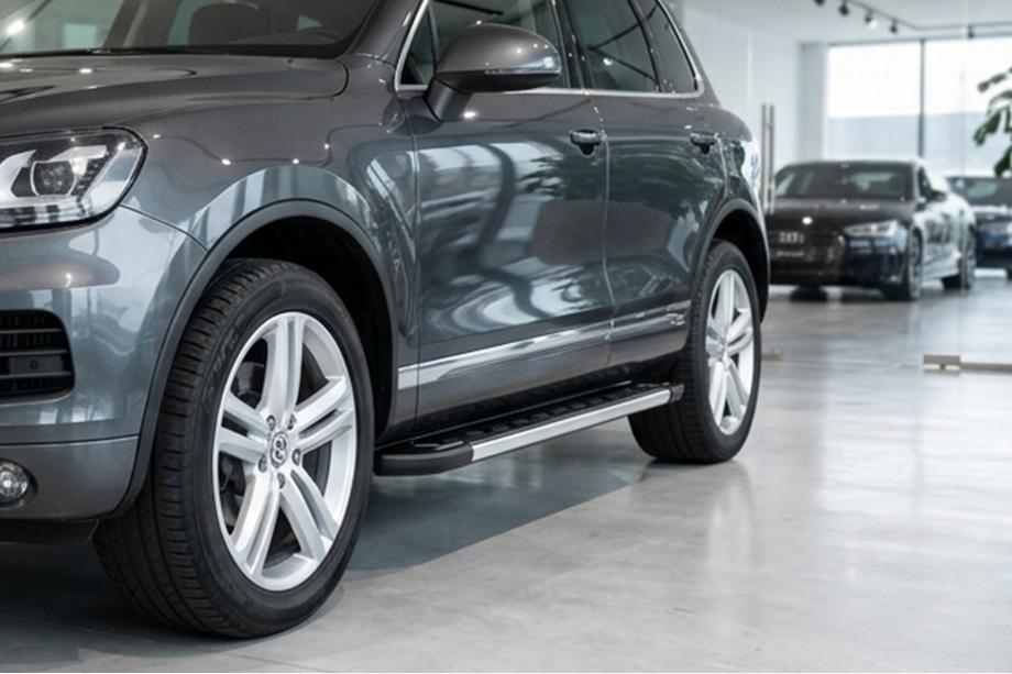 Volkswagen Touareg 2002–2010 гг. Боковые пороги RedLine V1 (2 шт., алюминий) Image