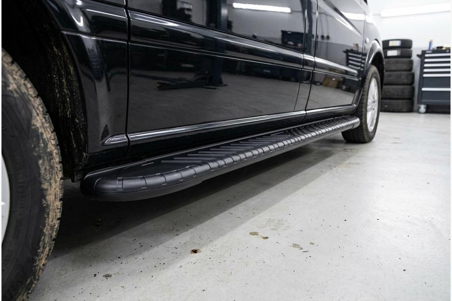 Mercedes Vito/V-class W447 2014- гг. Боковые пороги Bosphorus Black (2 шт., алюминий) Image