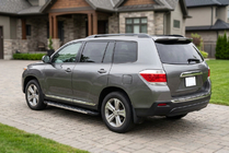 Toyota Highlander 2008-2013 гг. Боковые пороги RedLine V1 (2 шт., алюминий) фото 1