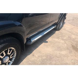 Боковые пороги Allmond Grey (2 шт., алюминий) Toyota Hilux 2006-2015 гг. фото 1
