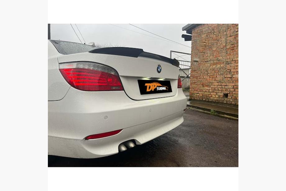 BMW 5 серия E60/E61 2003-2010 гг. Спойлер M4-Style V-2 (Черный Глянец) Image
