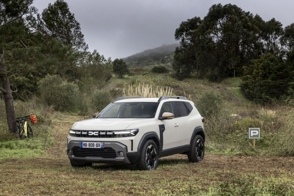 Обзор Dacia Duster третьего поколения: доступный SUV с современным дизайном фото 2