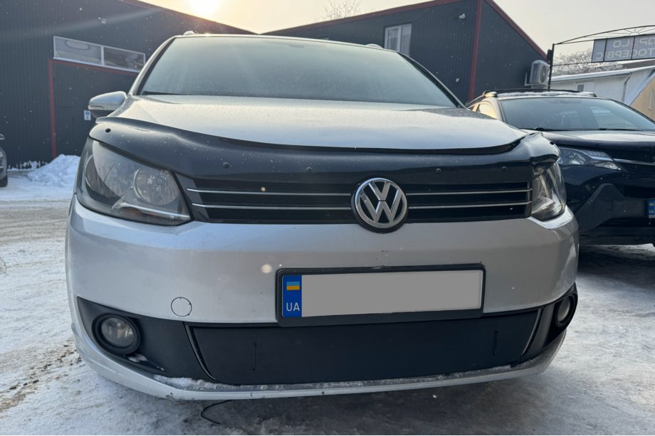 Volkswagen Touran 2010-2015 гг. Зимняя накладка на решетку (нижняя) Матовый