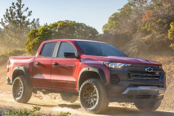 Chevrolet Colorado третьего поколения: обзор среднего пикапа фото 3