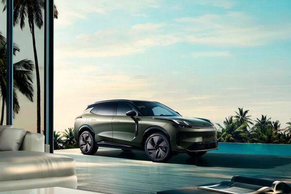 Lynk & Co 08: обзор премиального plug-in гибридного кроссовера фото 2
