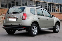 Dacia Duster 2008-2018 гг. Задняя прямая дуга Black (нерж. сталь) фото 3