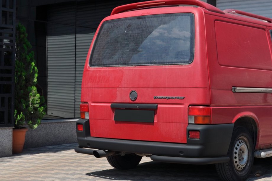 Volkswagen T4 Transporter 1990-2003 гг. Задние уголки AK003 Черные (2 шт., нержавейка) Фото 2