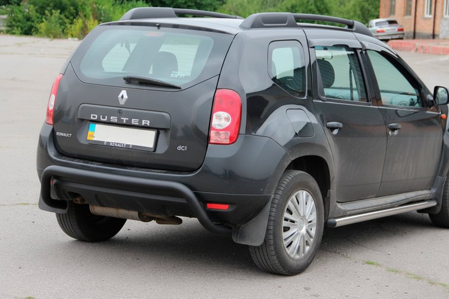 Dacia Duster 2008-2018 гг. Задняя дуга Black (нерж.) Фото 3