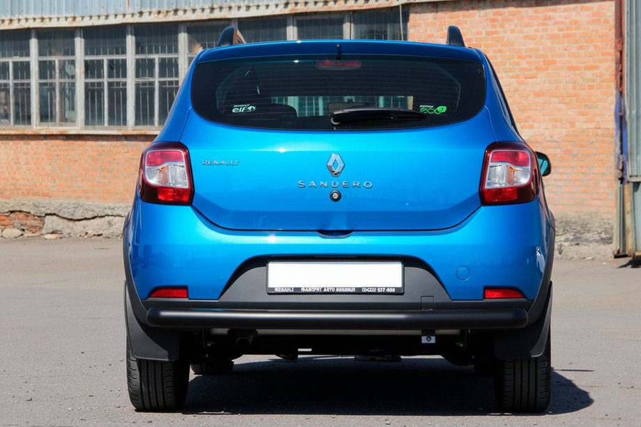 Dacia Sandero 2013-2020 гг. Задняя дуга AK002 Черная (нерж. сталь) Фото 4