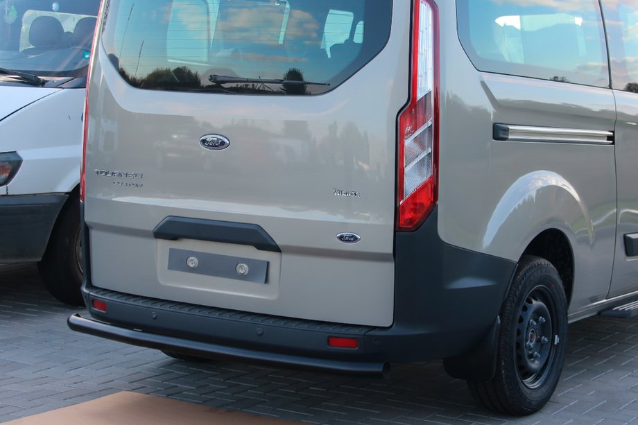 Ford Custom 2013-2022 гг. Задняя дуга AK002 Черная (нерж. сталь) Фото 2