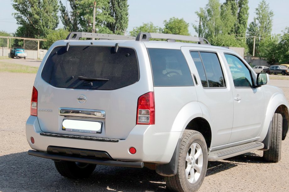 Nissan Pathfinder R51 2005-2014 гг. Задняя дуга AK002 Черная (нерж. сталь) Фото 1