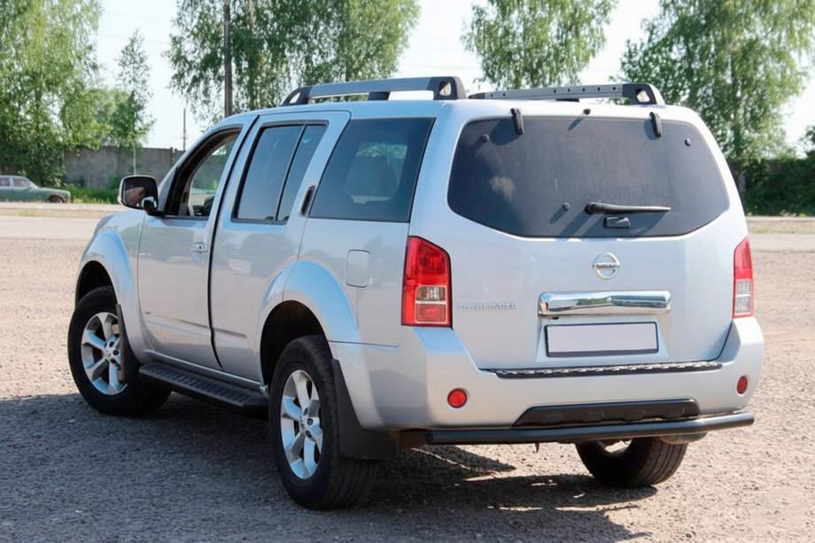 Nissan Pathfinder R51 2005-2014 гг. Задняя дуга AK002 Черная (нерж. сталь) Фото 3