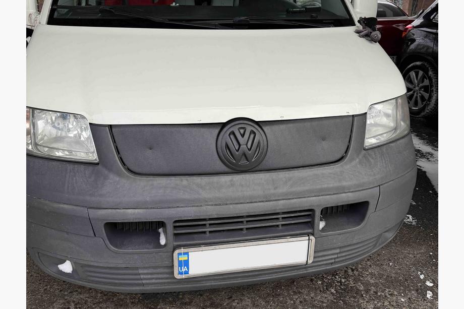 Volkswagen T5 Transporter 2003-2010 гг. Зимняя накладка на решетку радиатора Image