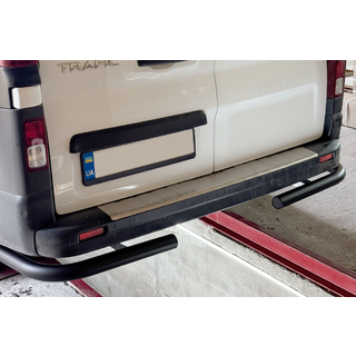 Задние уголки Black (2 шт, нержавейка) Opel Vivaro 2015-2019 гг. фото 1