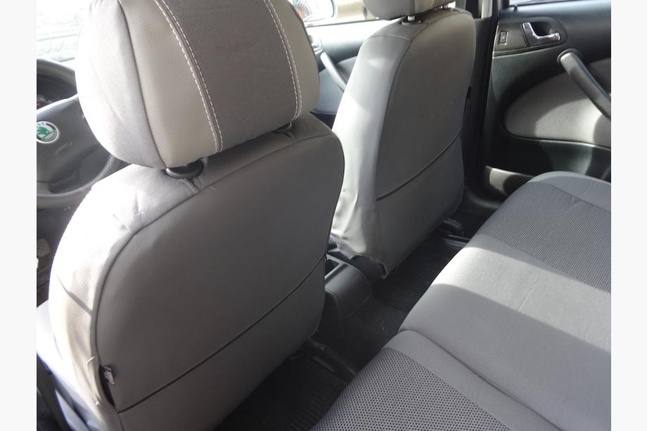 Skoda Octavia II A5 2010-2013 гг. Авточехлы (Эко-кожа↗Ткань, Premium) Фото 16