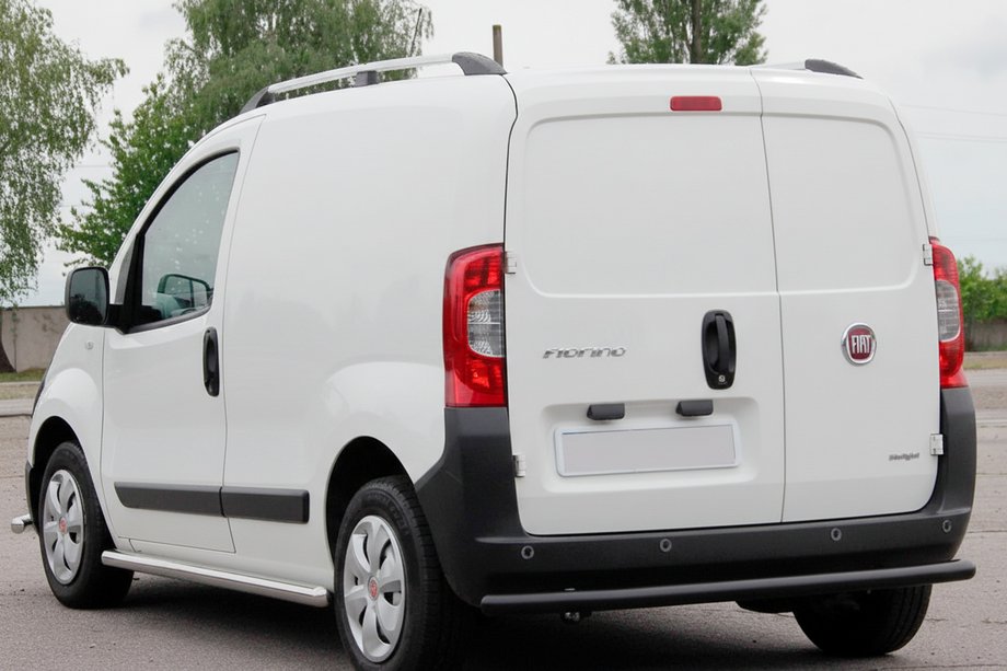 Fiat Fiorino/Qubo 2008-2024 гг. Задняя защита Black (нержавеющая сталь) Фото 1