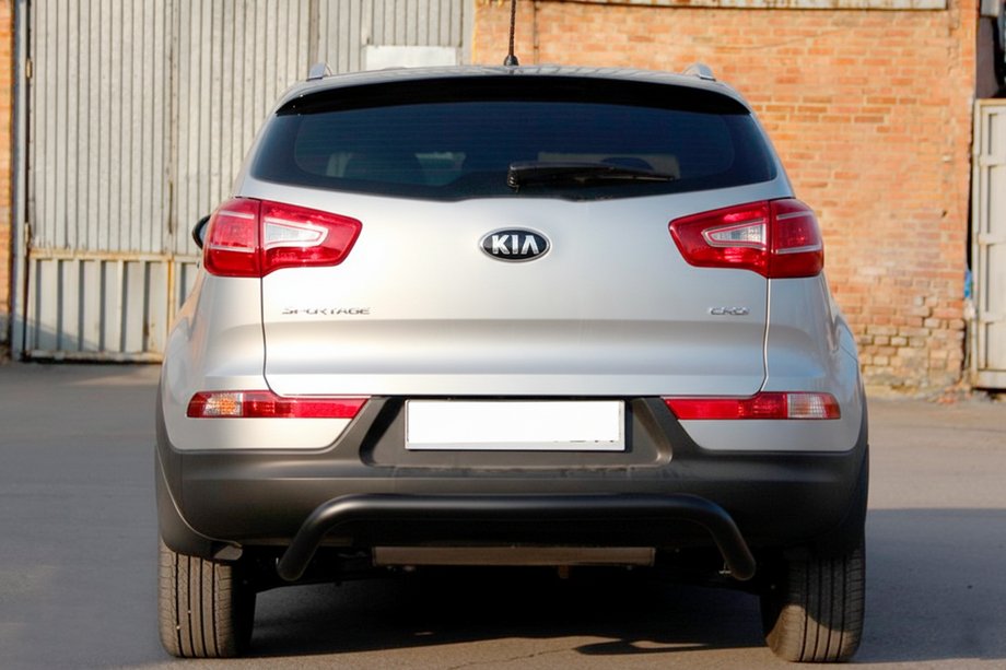 Kia Sportage 2010-2015 гг. Задняя дуга AK007 Черная (нерж. сталь) Фото 2