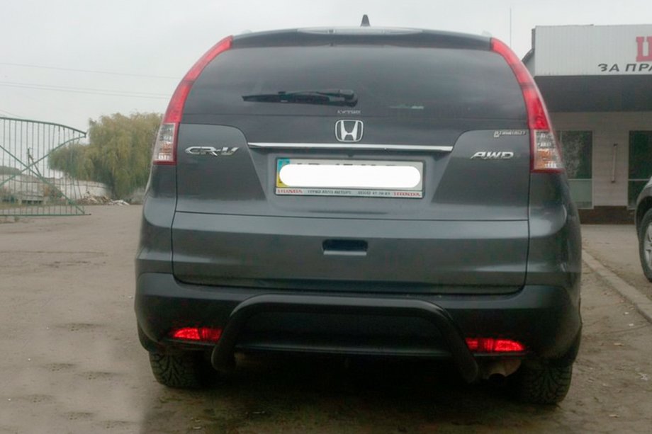 Honda CRV 2012-2016 гг. Задняя дуга AK007 Черная (нерж. сталь) Фото 3
