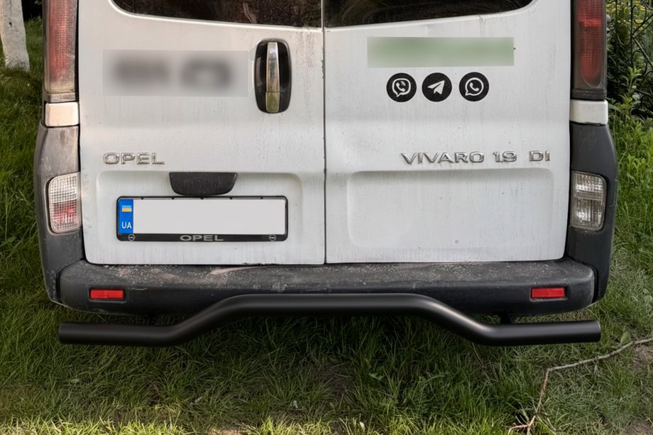 Renault Trafic 2001–2015 гг. Задняя защита AK006 Черный (нерж. сталь) Фото 4