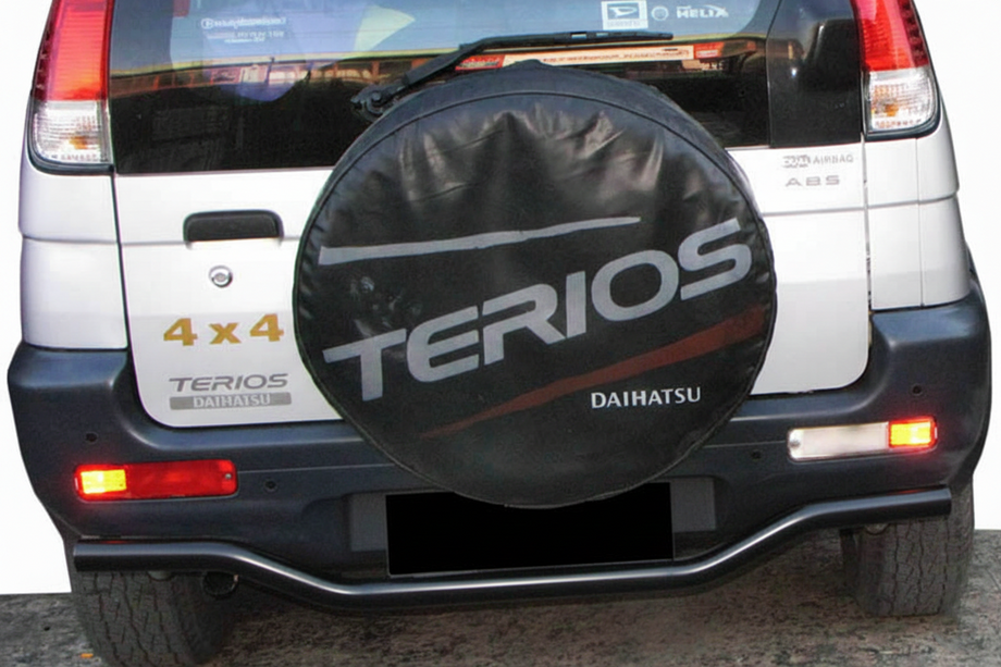 Daihatsu Terios 2003-2005 гг. Задняя дуга AK007 Черная (нерж. сталь) Image