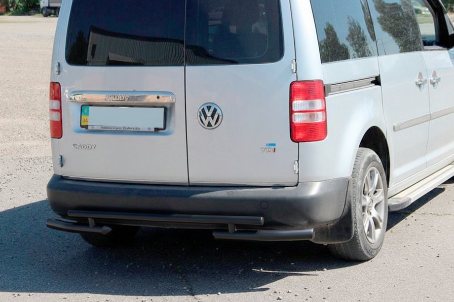 Volkswagen Caddy 2004-2010 гг. Задняя дуга AK003-2 Черная (2 шт., Нержавейка) Фото 1