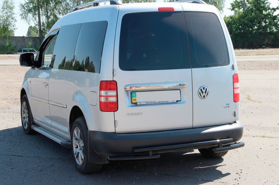 Volkswagen Caddy 2004-2010 гг. Задняя дуга AK003-2 Черная (2 шт., Нержавейка) Фото 3
