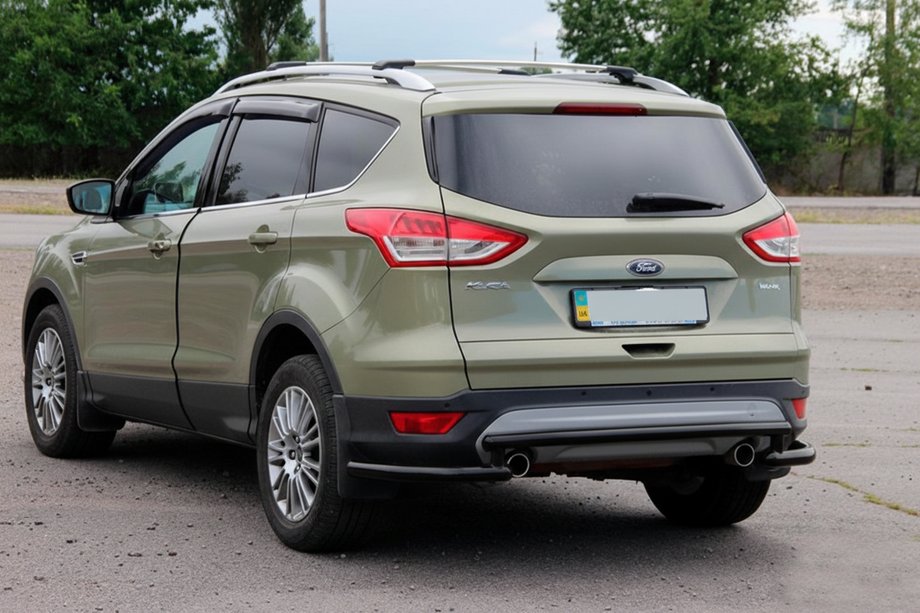 Ford Kuga/Escape 2013-2019 гг. Задняя дуга AK002-3 Черная (нержавейка) Фото 2