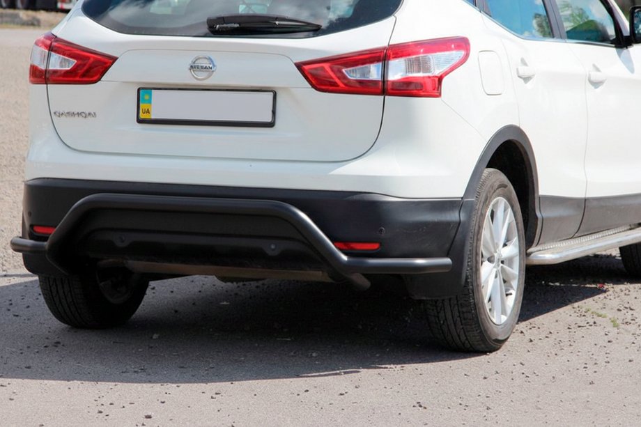 Nissan Qashqai 2014-2021 гг. Задняя дуга AK007-Plus Черная (нерж. сталь) Фото 2
