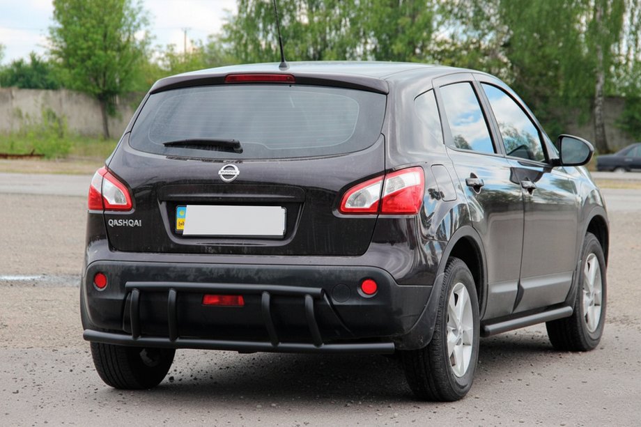 Nissan Qashqai 2007-2010 гг. Задняя дуга AK011 Черная (нерж.) Фото 2
