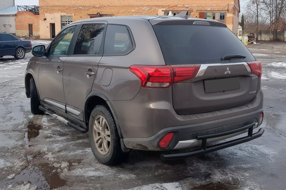 Mitsubishi Outlander 2012-2021 гг. Задняя дуга AK004-2 Черная (Нержавейка) Фото 1