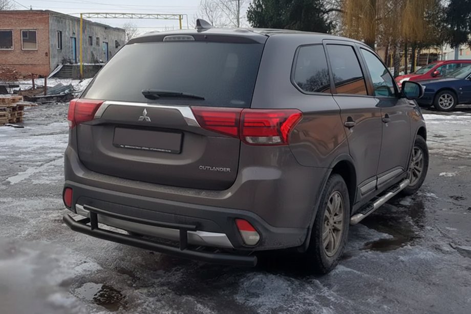 Mitsubishi Outlander 2012-2021 гг. Задняя дуга AK004-2 Черная (Нержавейка) Фото 3