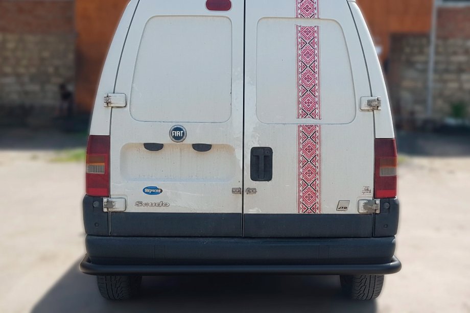 Fiat Scudo 1996-2007 гг. Задняя защита AK005 Черный (нерж. сталь) Фото 1