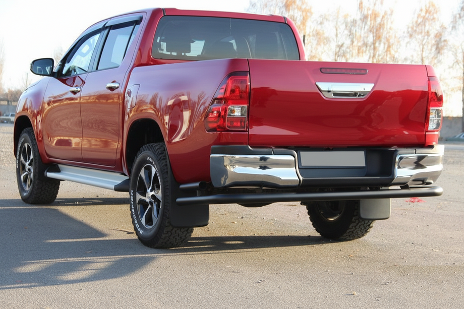 Toyota Hilux 2015- гг. Задняя дуга AK005-2 Черная (Нержавеющая сталь) Image