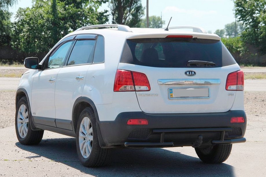 Kia Sorento II XM 2009-2014 гг. Задняя дуга AK002-2 Черная (Нержавеющая сталь) Фото 2